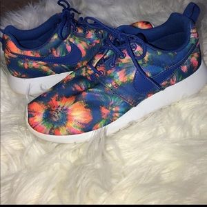 Tie Dye Roshes NIKE